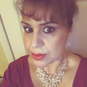 Meet your Posher, Rosalinda